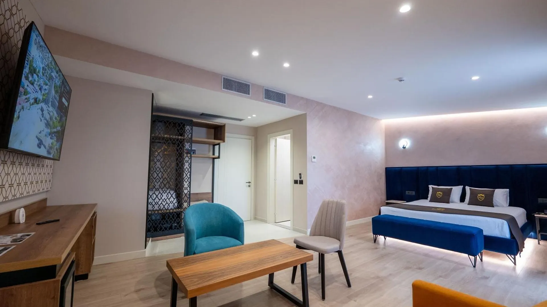 Hotel Dior Kruje 4*,  Albania